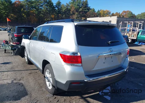 2012 Toyota Highlander Base V6 z USA, uszkodzony, nr VIN 5TDBK3EH6CS107168